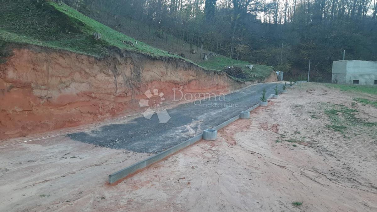 Pozemok Na predaj - KARLOVAČKA KARLOVAC