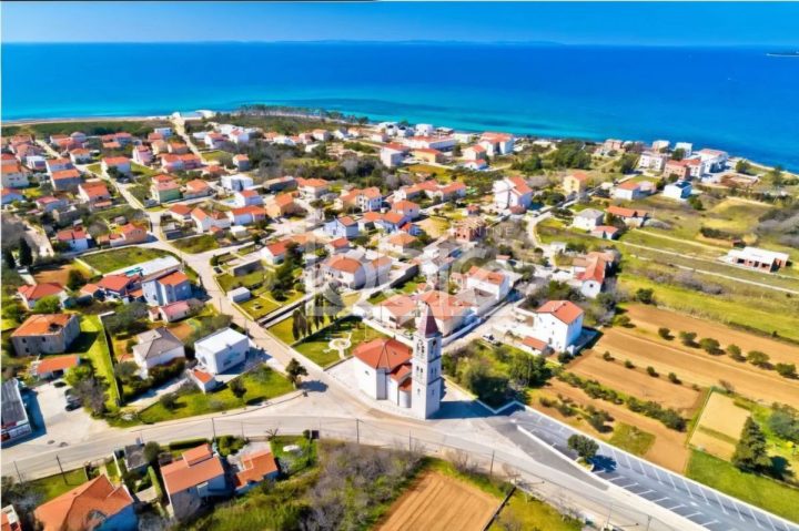 Terrain à vendre 1600 m² – Privlaka