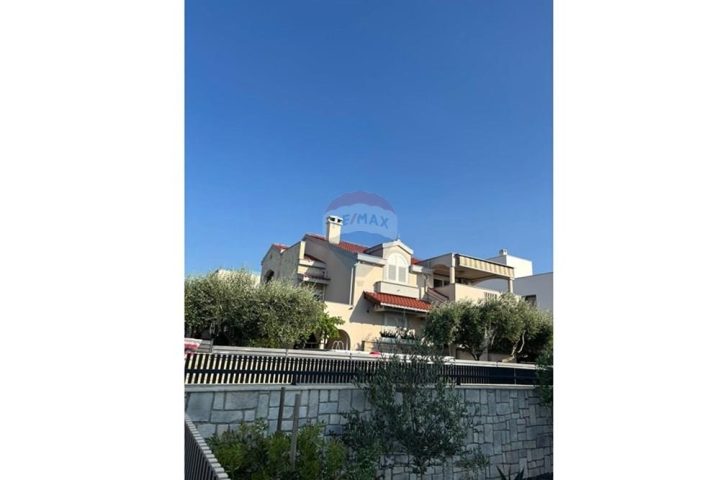 House for sale 380 m² – Nin