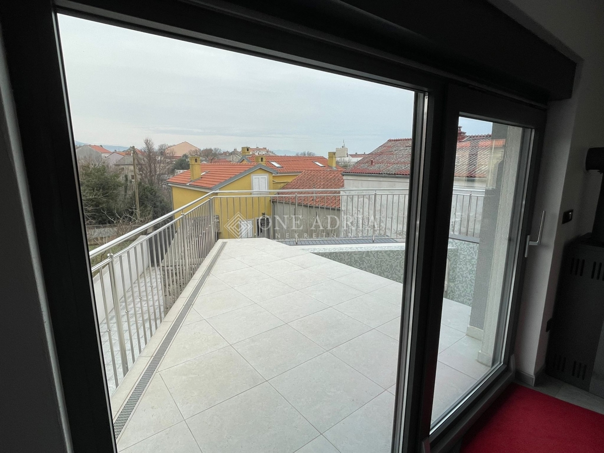 Kuća Na prodaju - PRIMORSKO-GORANSKA NOVI VINODOLSKI