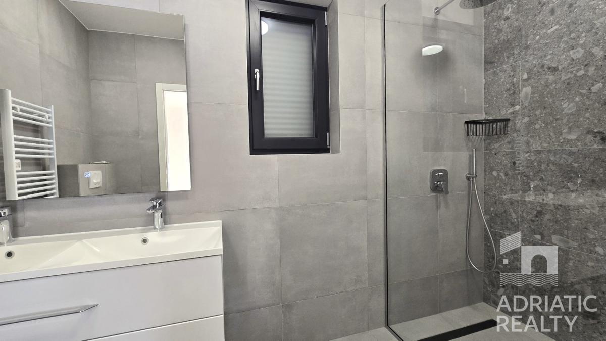 House For sale - ŠIBENSKO-KNINSKA VODICE