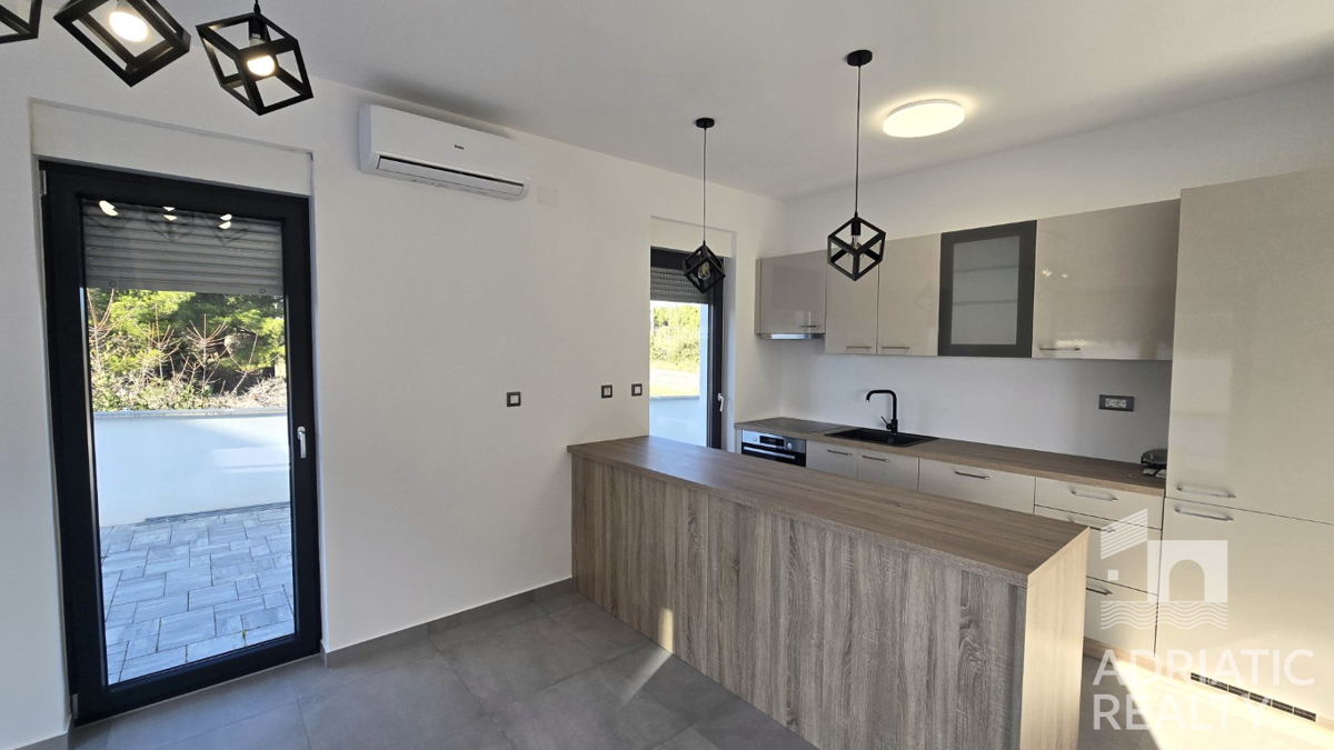 House For sale - ŠIBENSKO-KNINSKA VODICE