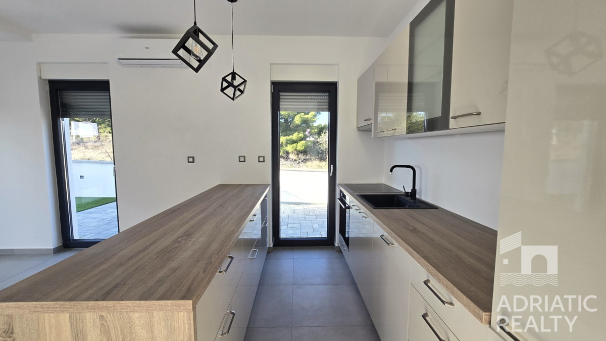 House For sale - ŠIBENSKO-KNINSKA VODICE