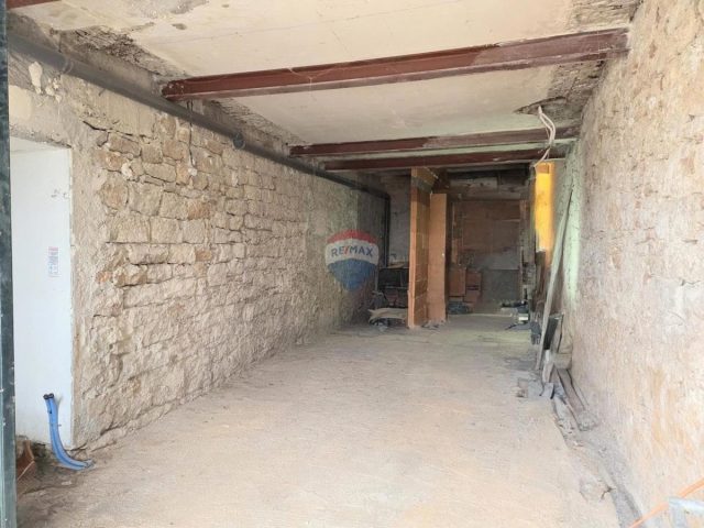 Lokal użytkowy do wynajęcia 50 m² – Rovinj