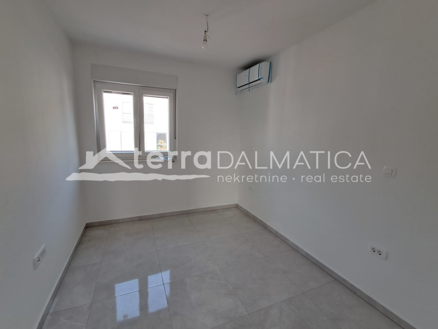 Flat For sale - SPLITSKO-DALMATINSKA MARINA