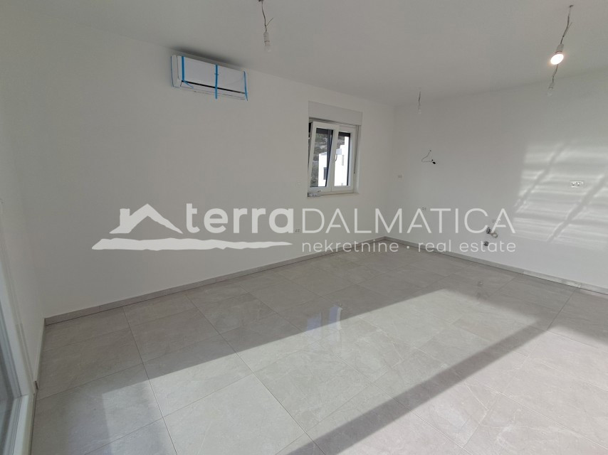 Flat For sale - SPLITSKO-DALMATINSKA MARINA