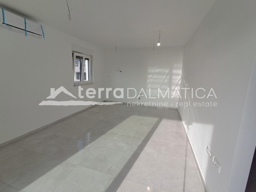 Flat For sale - SPLITSKO-DALMATINSKA MARINA