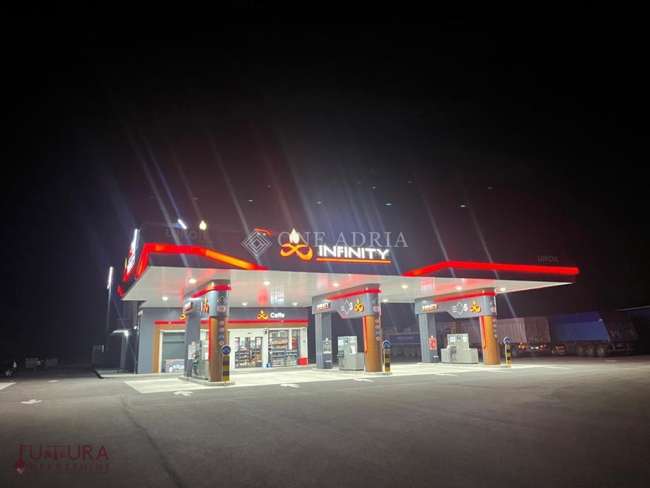 Lokal użytkowy Na sprzedaż - LIČKO-SENJSKA UDBINA