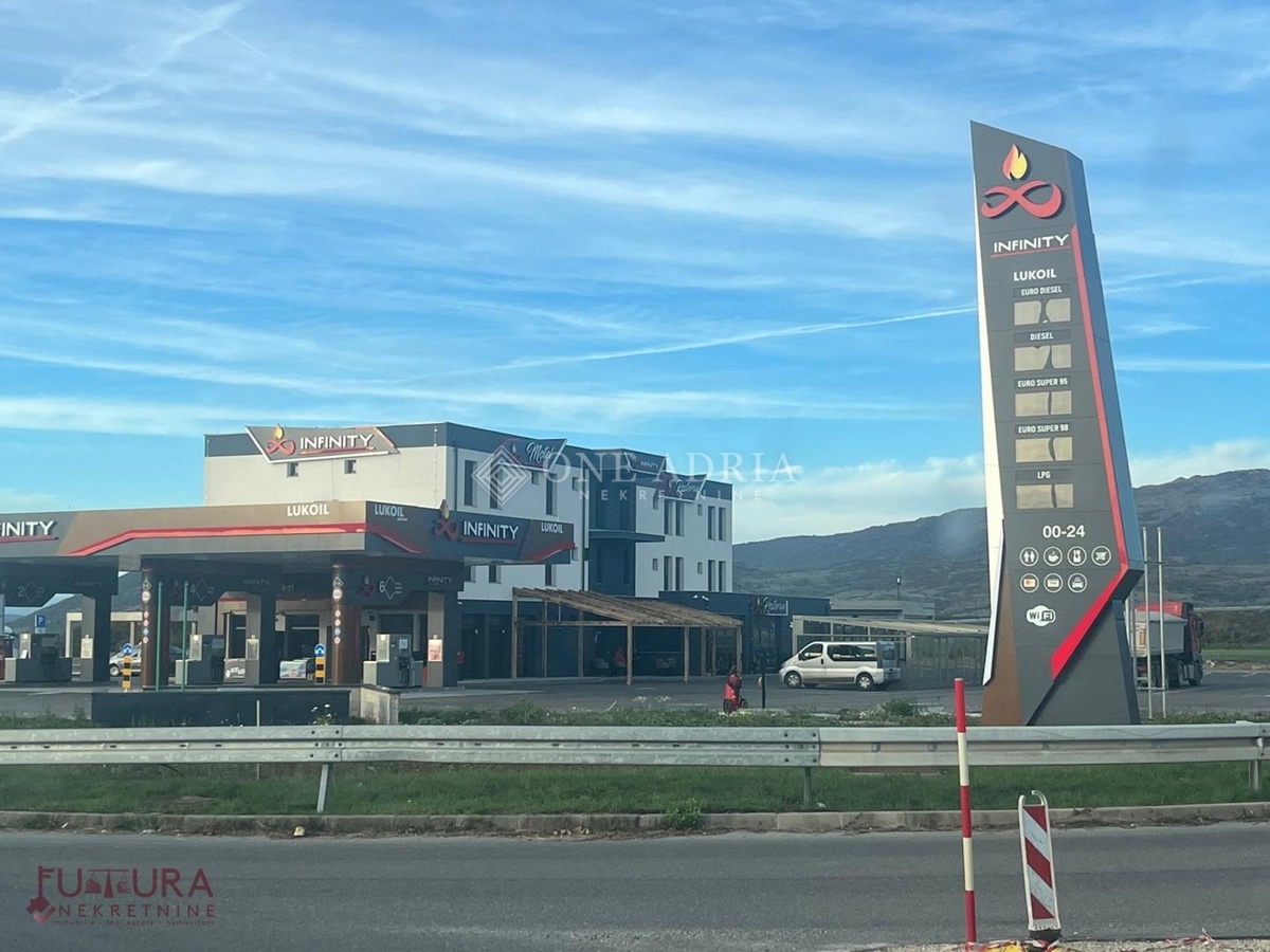 Lokal użytkowy Na sprzedaż - LIČKO-SENJSKA UDBINA