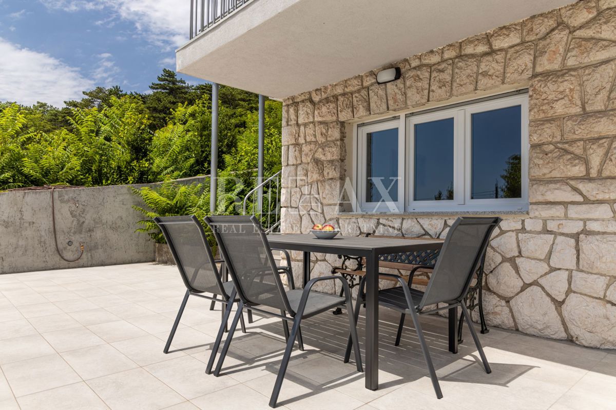 Kuća Na prodaju - PRIMORSKO-GORANSKA NOVI VINODOLSKI