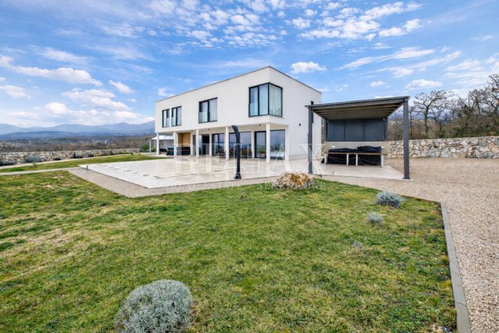 Kuća na prodaju 260 m² – Kraljevica