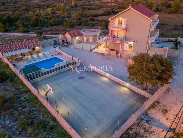 Casa in vendita 650 m² – Benkovac