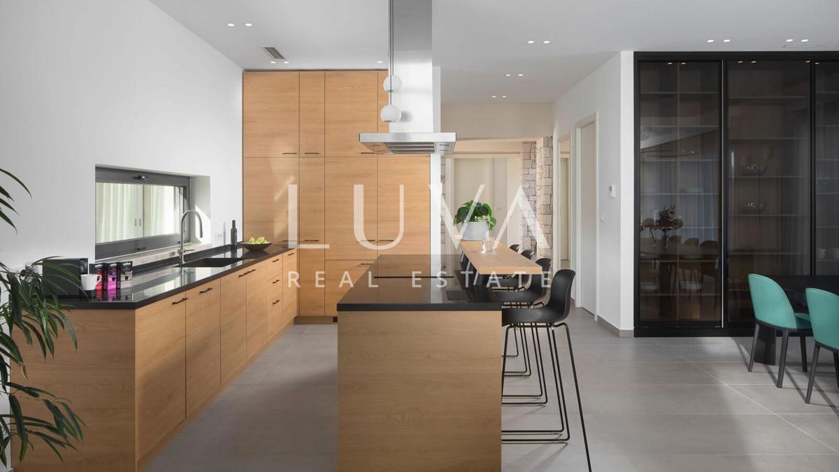Haus Zu verkaufen - ISTARSKA BALE