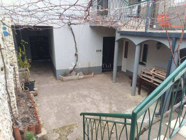 House for sale 104 m² – Nin