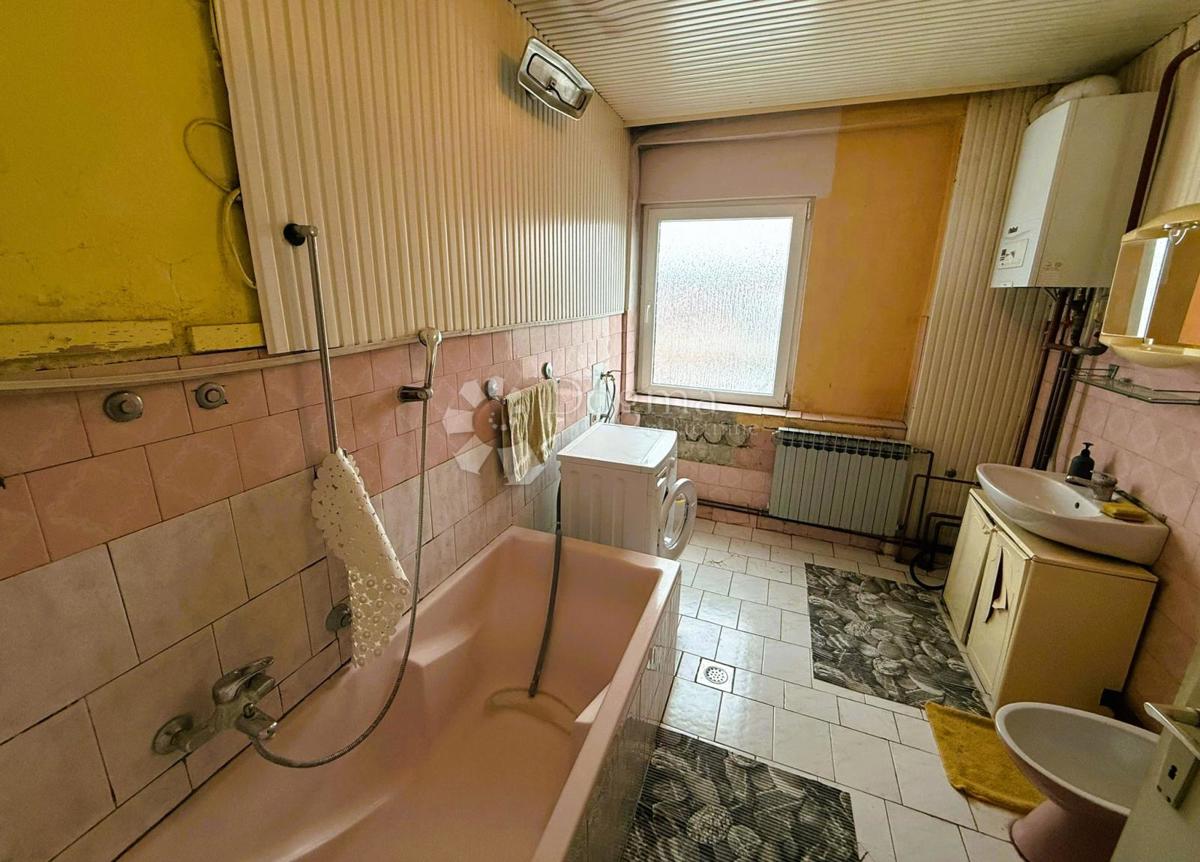 Hiša Na predaj - VARAŽDINSKA TRNOVEC BARTOLOVEČKI