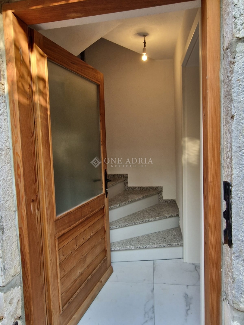 House For sale - PRIMORSKO-GORANSKA NOVI VINODOLSKI