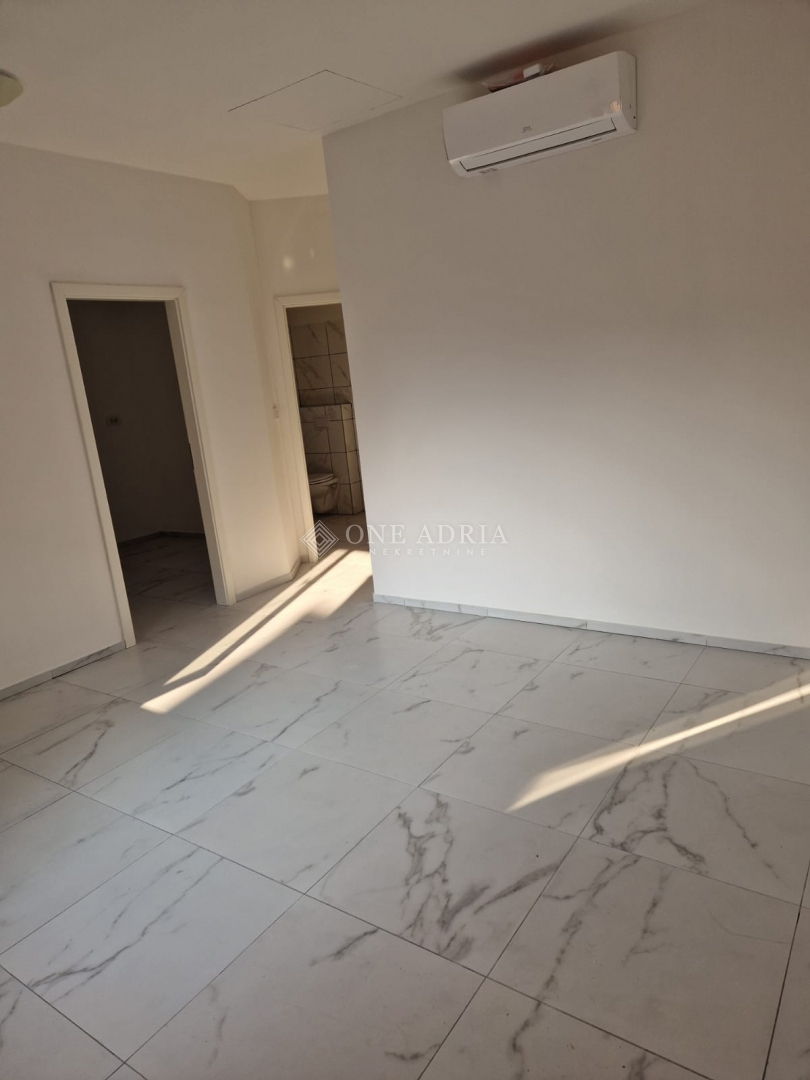 House For sale - Primorsko-goranska Novi Vinodolski - foto 2/15