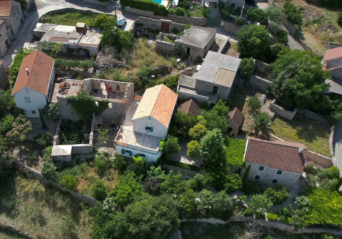House For sale - SPLITSKO-DALMATINSKA STARI GRAD