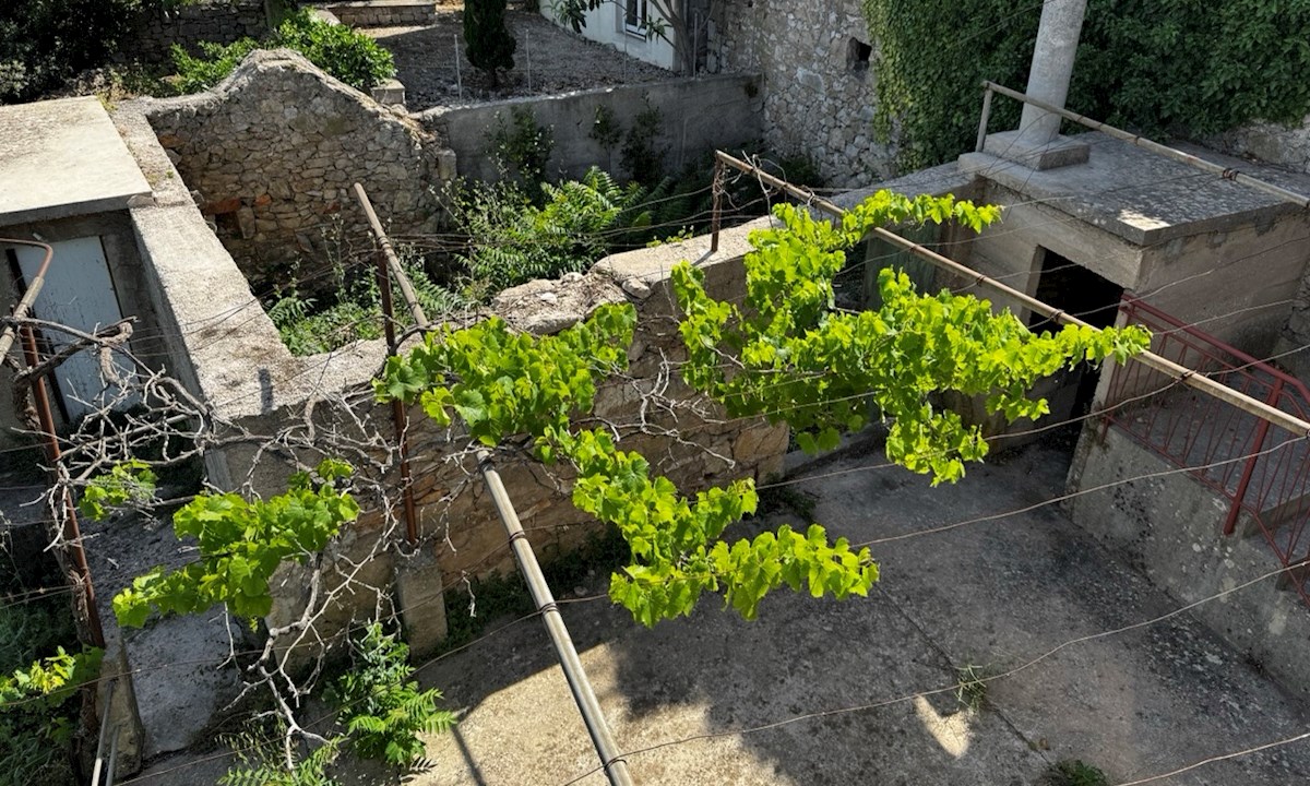 House For sale - SPLITSKO-DALMATINSKA STARI GRAD