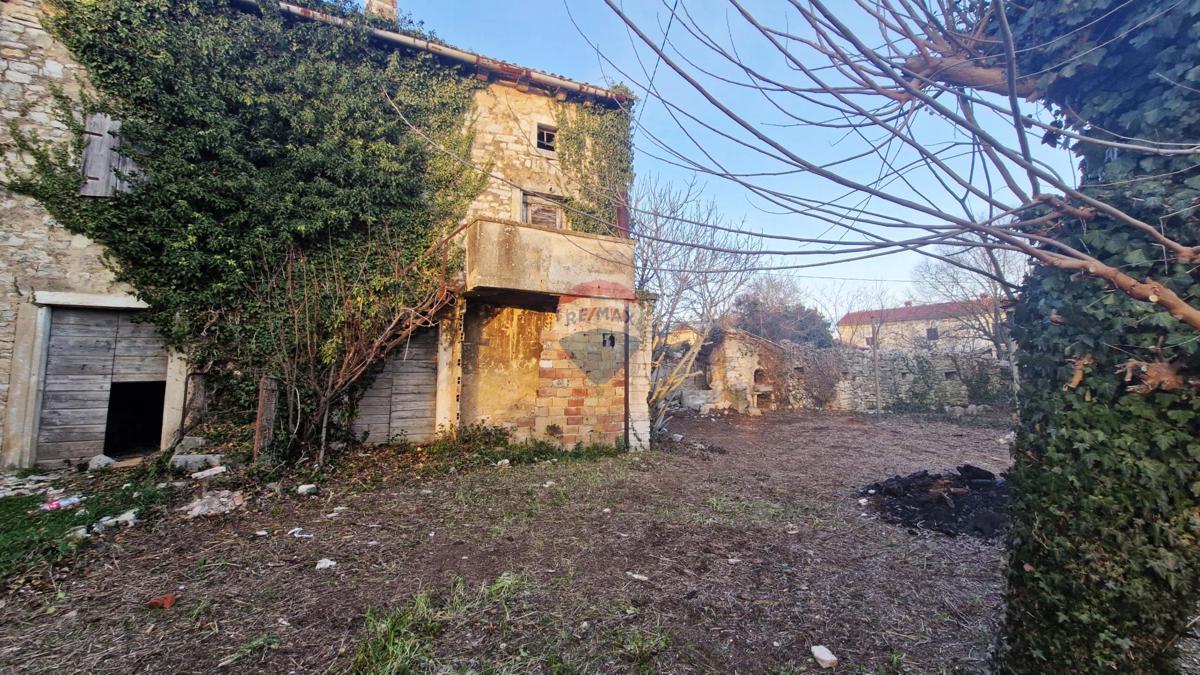 Dom Na sprzedaż - Istarska Svetvinčenat - foto 2/5