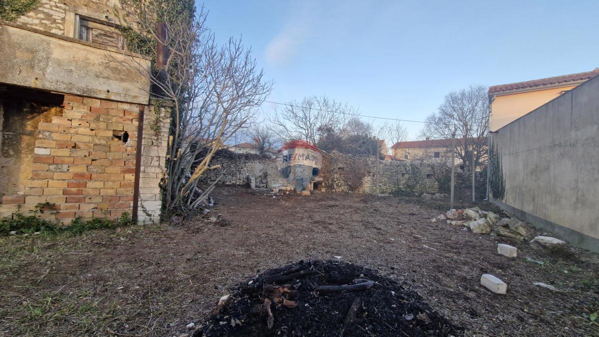 Dom Na sprzedaż - Istarska Svetvinčenat - foto 3/5