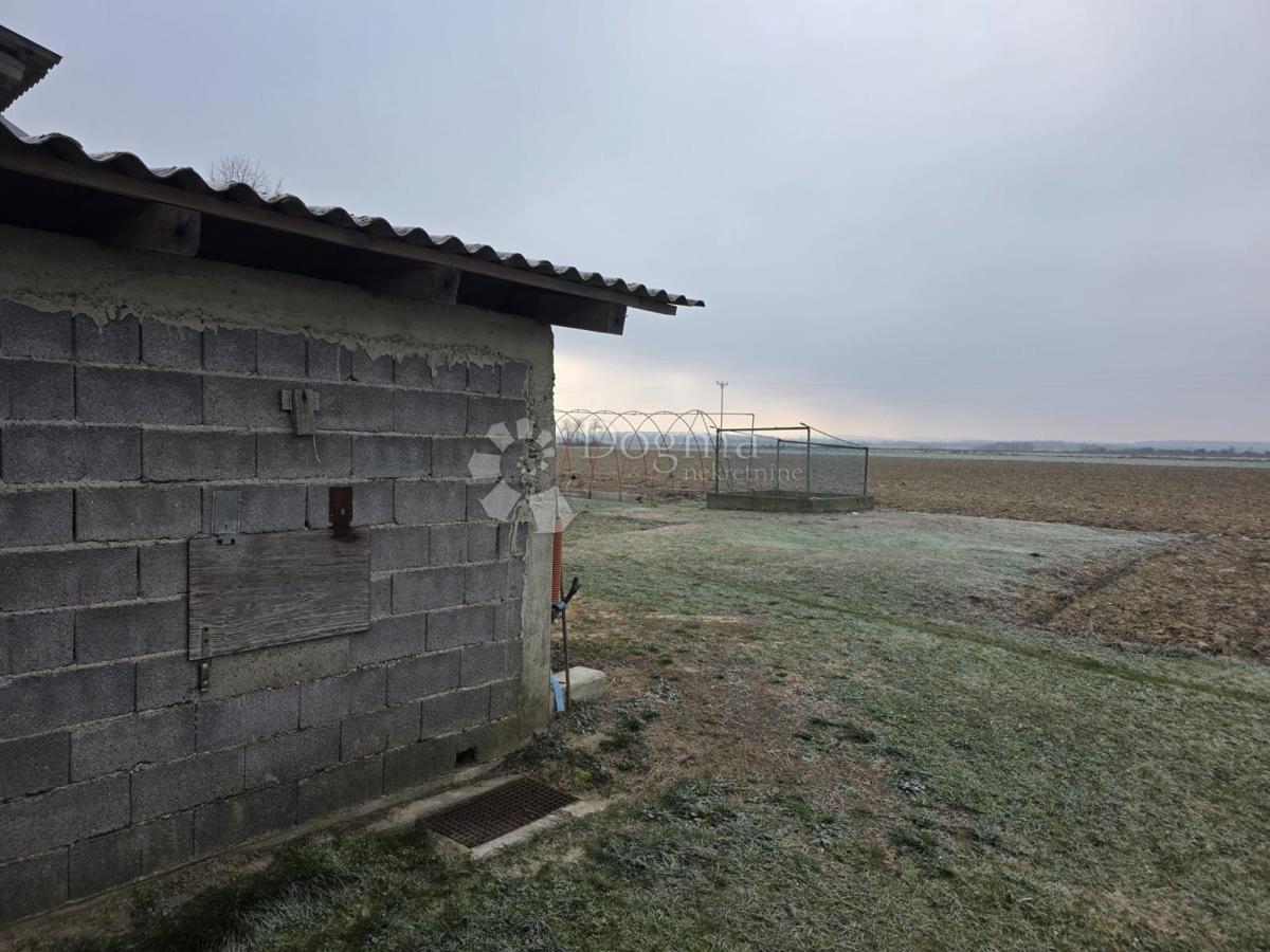 Maison À vendre - OSJEČKO-BARANJSKA SATNICA ĐAKOVAČKA