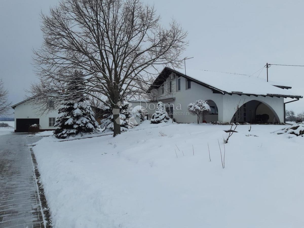 Maison À vendre - OSJEČKO-BARANJSKA SATNICA ĐAKOVAČKA