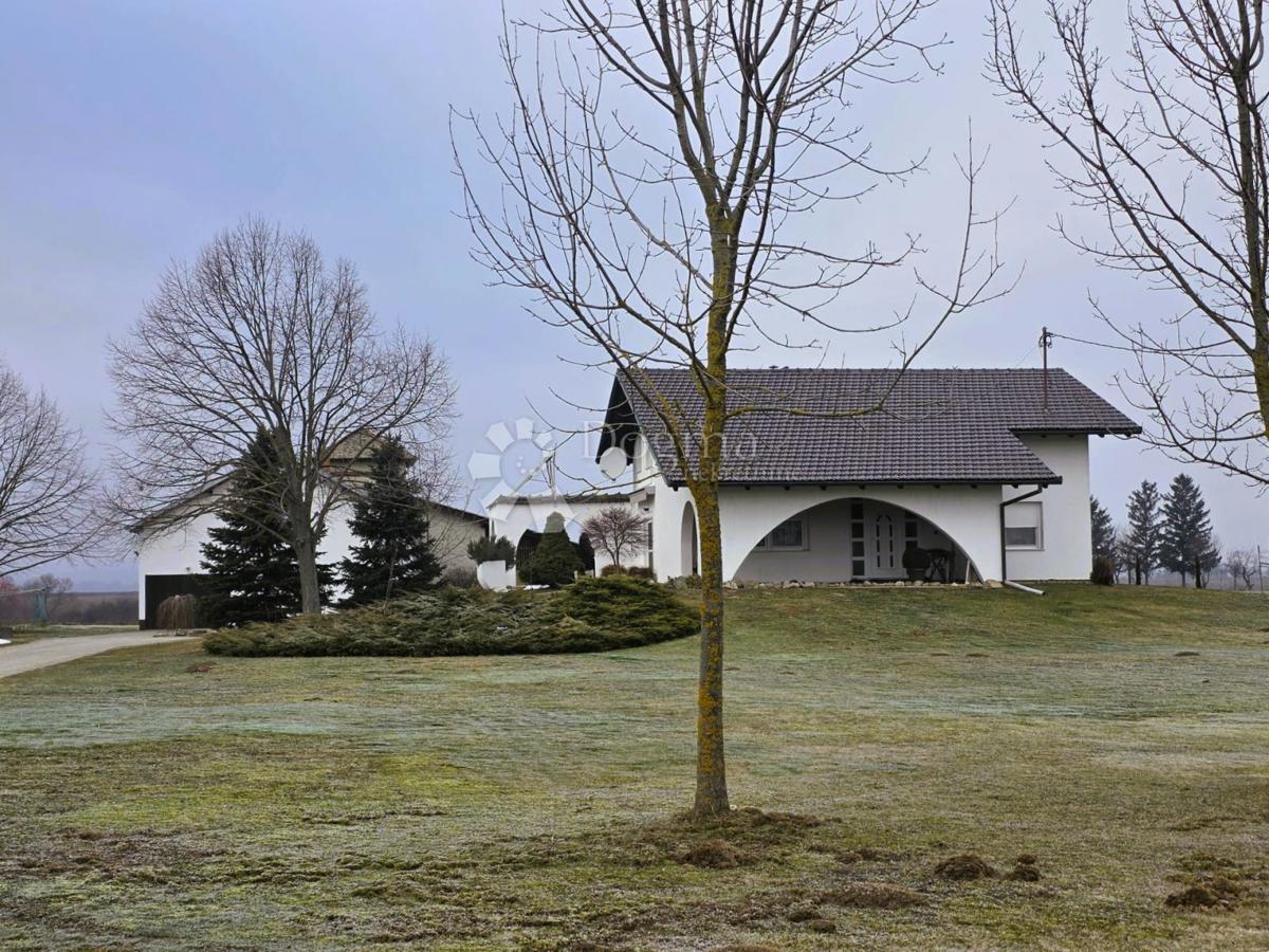 Maison À vendre - OSJEČKO-BARANJSKA SATNICA ĐAKOVAČKA