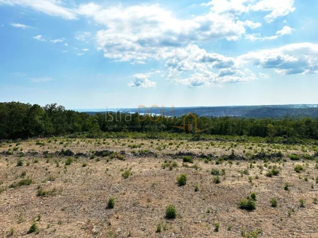 Terreno in vendita 8600 m² – Raša