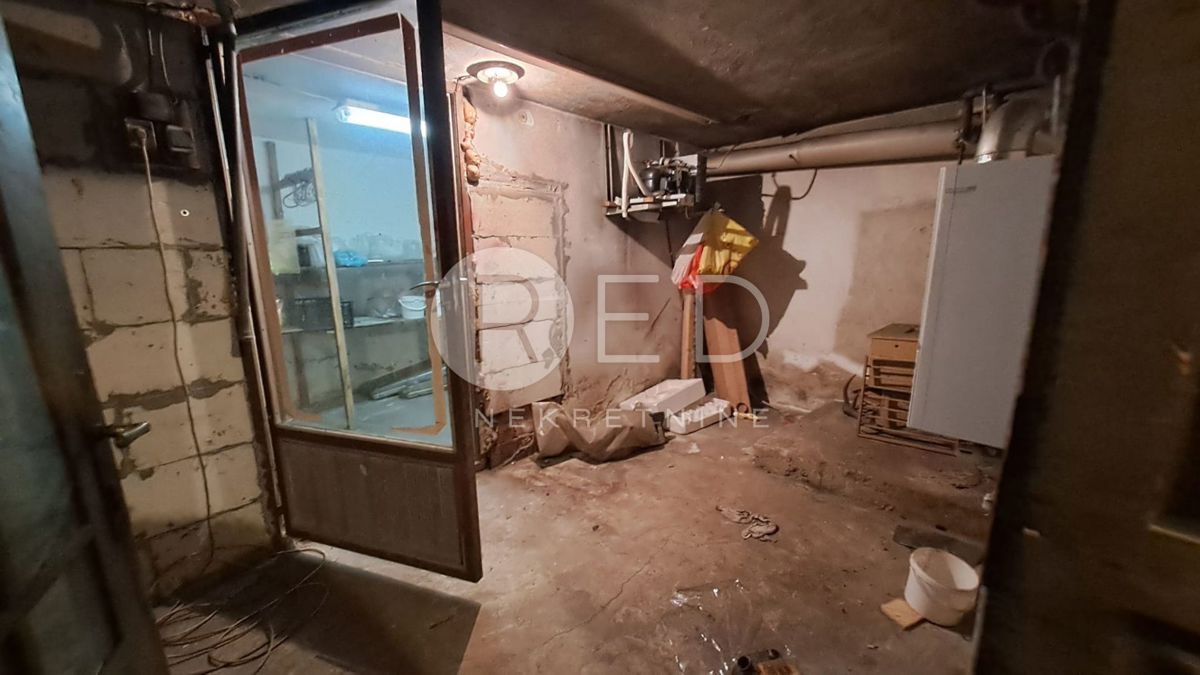 Locaux commerciaux À vendre - POŽEŠKO-SLAVONSKA POŽEGA