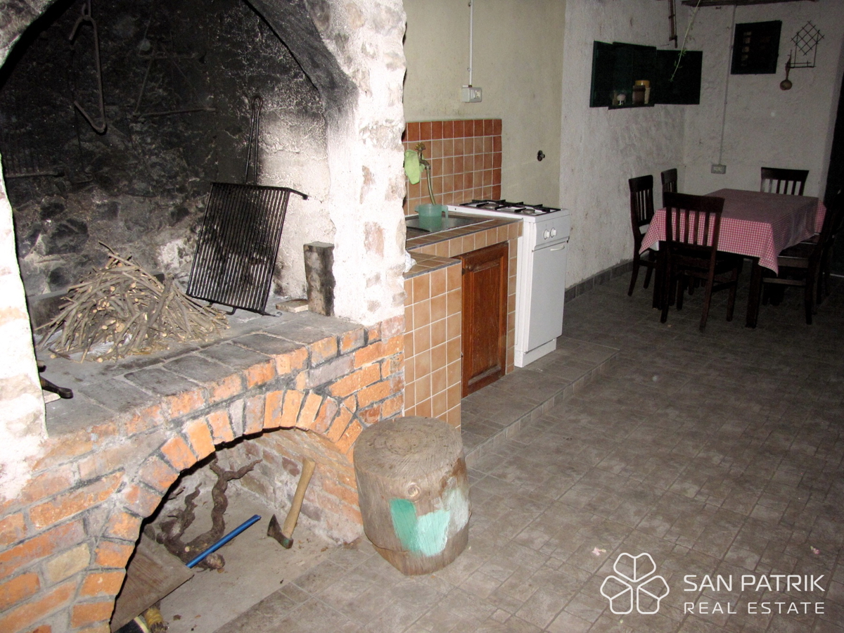 Casa In vendita - ŠIBENSKO-KNINSKA ŠIBENIK