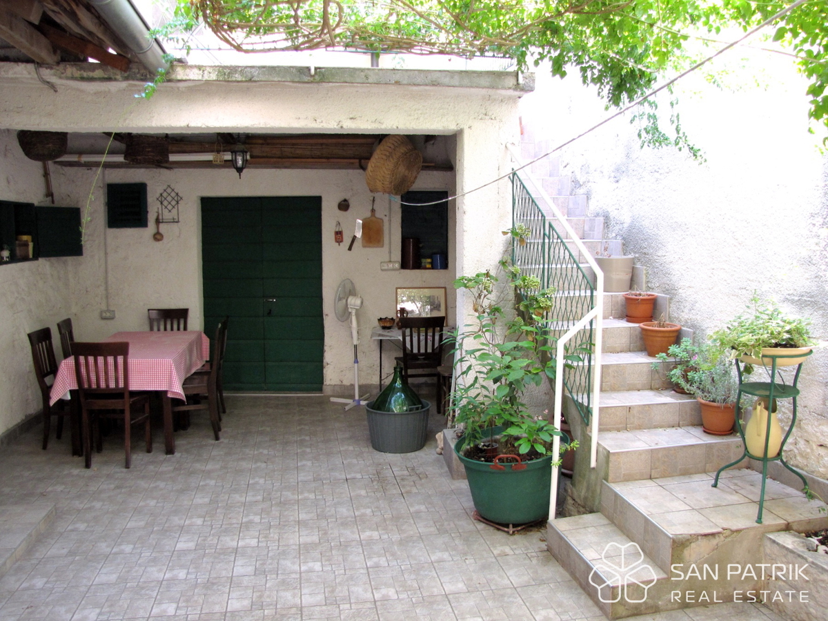 Casa In vendita - ŠIBENSKO-KNINSKA ŠIBENIK