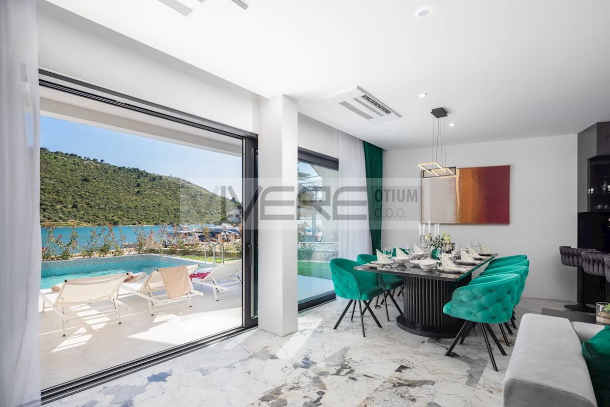 Maison À vendre - ŠIBENSKO-KNINSKA ROGOZNICA