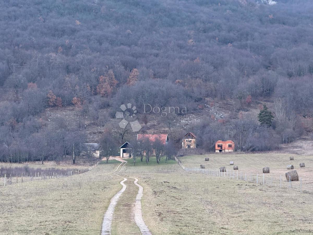 Hiša Na predaj - LIČKO-SENJSKA OTOČAC