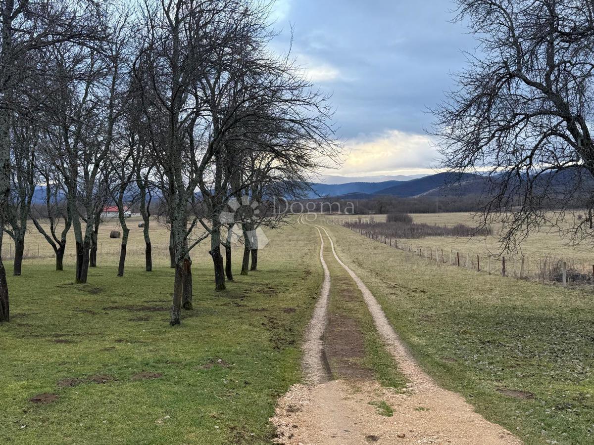 Hiša Na predaj - LIČKO-SENJSKA OTOČAC