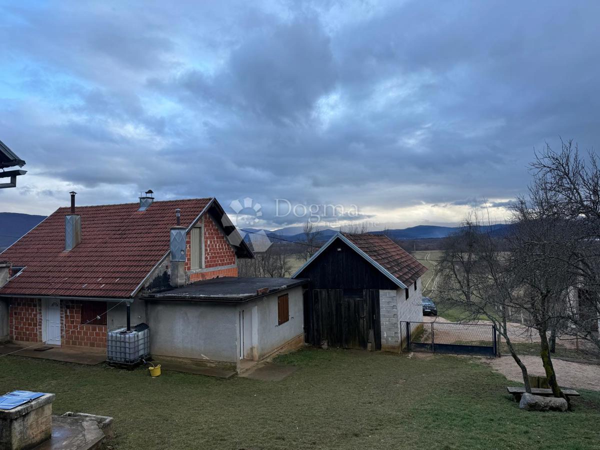 Hiša Na predaj - LIČKO-SENJSKA OTOČAC