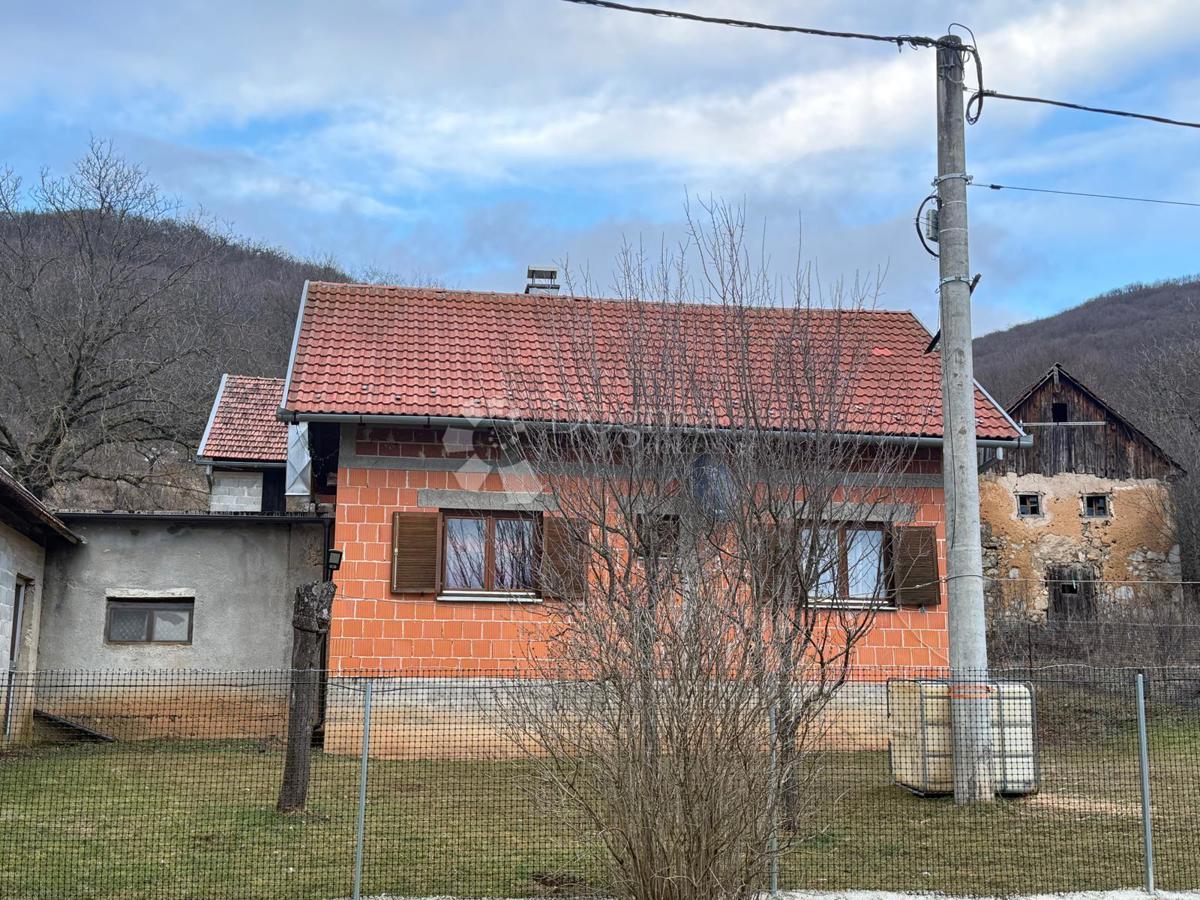 Hiša Na predaj - LIČKO-SENJSKA OTOČAC