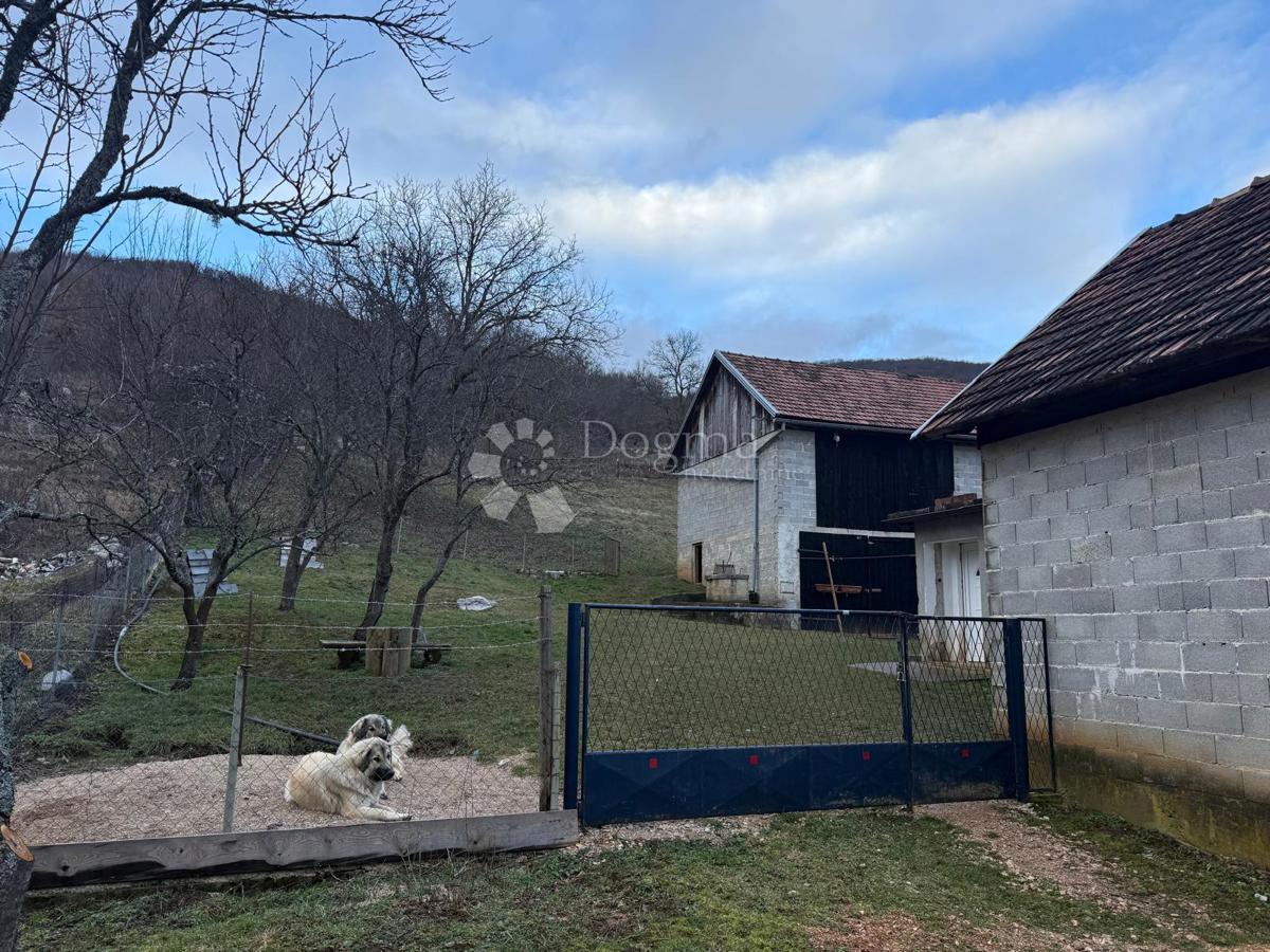 Hiša Na predaj - LIČKO-SENJSKA OTOČAC