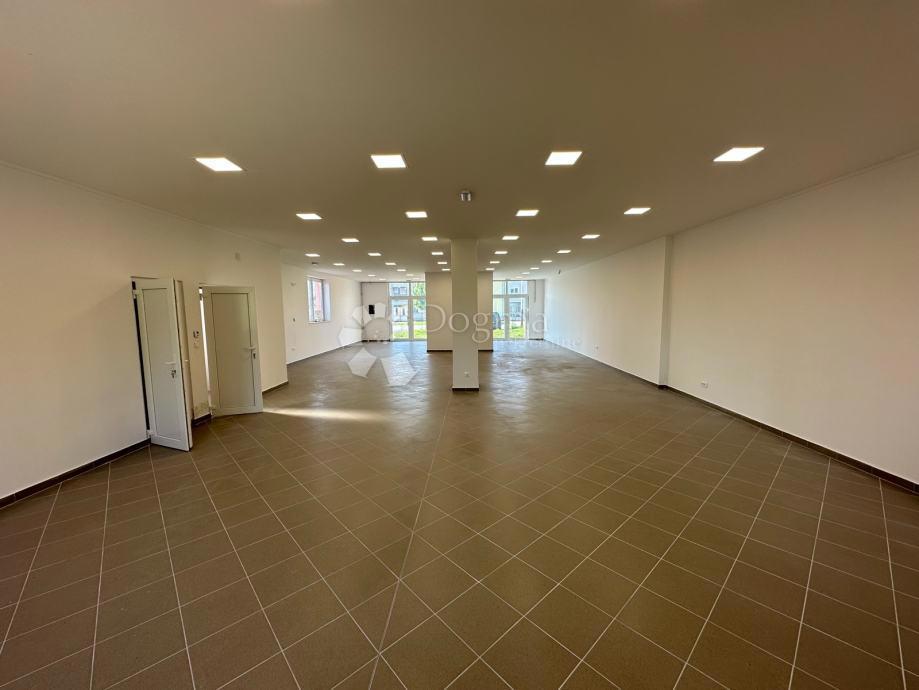 Casa In vendita - OSJEČKO-BARANJSKA ČEPIN