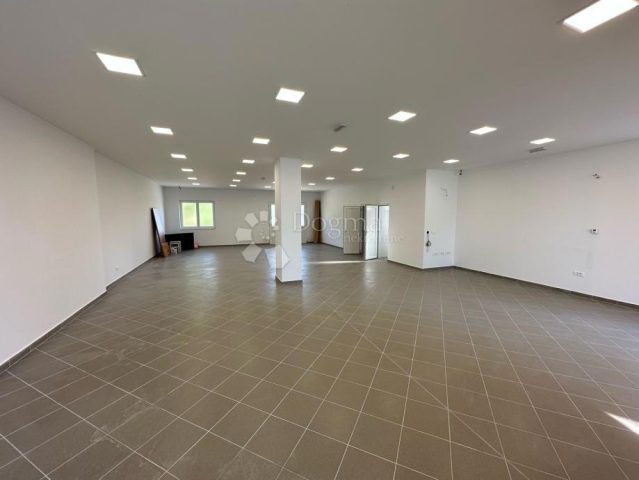 Locaux commerciaux À louer - Osječko-baranjska čepin - foto 3/4
