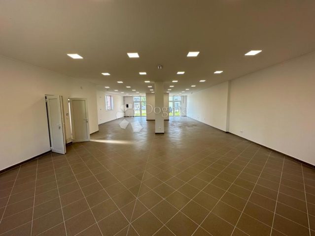 Locaux commerciaux À louer - Osječko-baranjska čepin - foto 4/4
