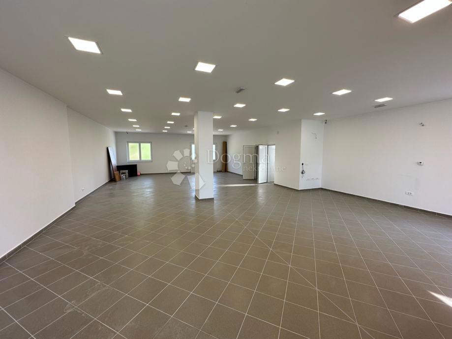 Commerciale Da affittare - Osječko-baranjska čepin - foto 3/4