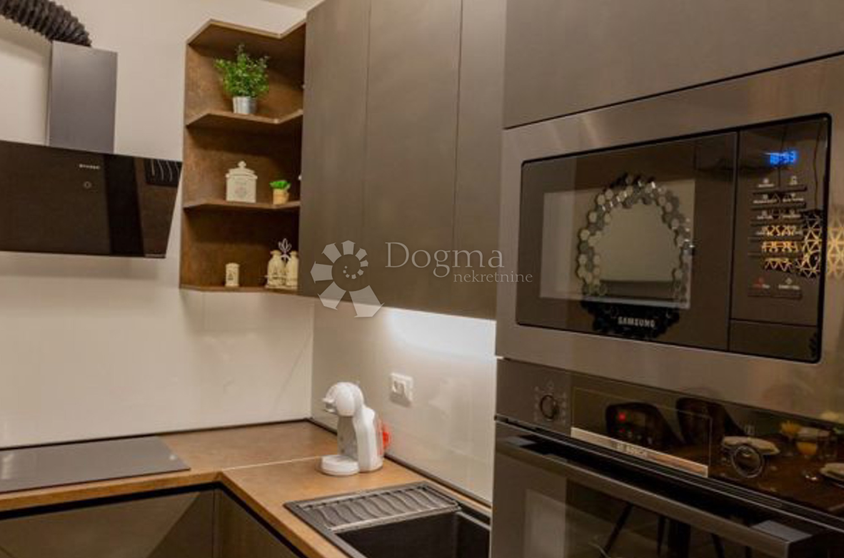 Appartamento In vendita - SPLITSKO-DALMATINSKA SPLIT