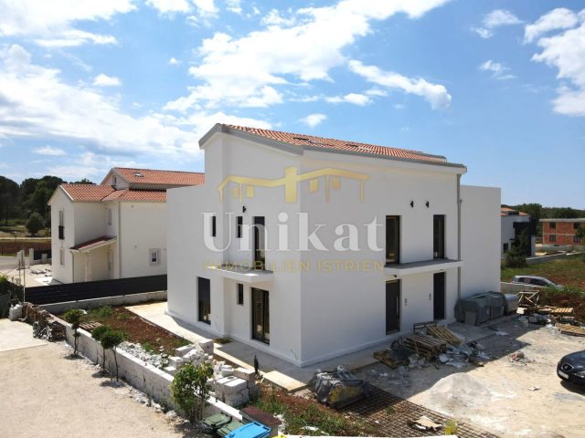 House For sale - Istarska Poreč - foto 3/24