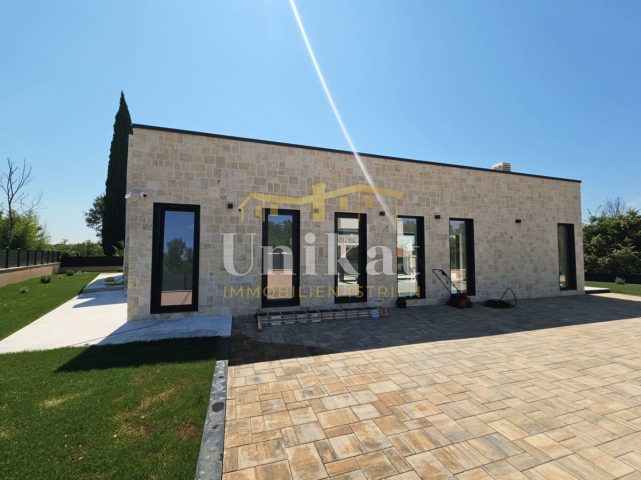 Maison à vendre 190 m² – Poreč