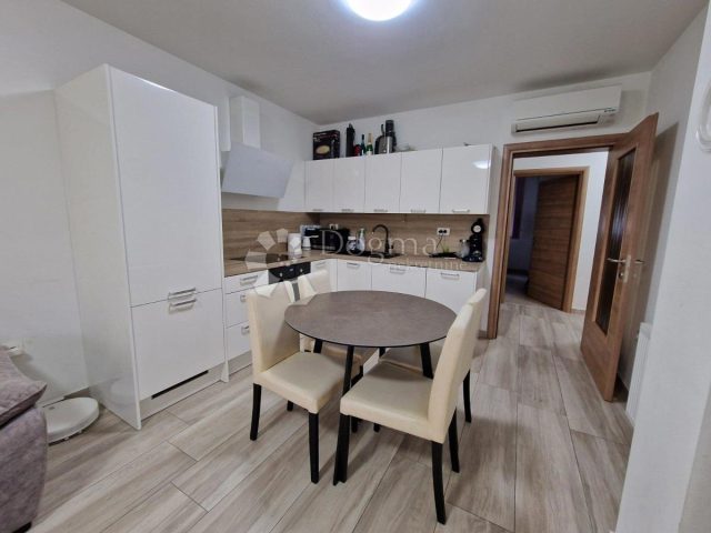 Apartmán k pronájmu 60 m² – Pula