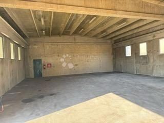 Business premises for rent 390 m² – Jelenje