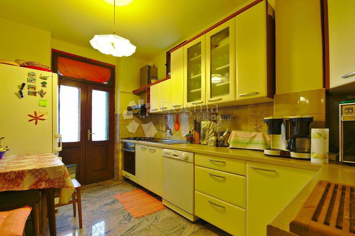 Appartement À vendre - PRIMORSKO-GORANSKA LOVRAN