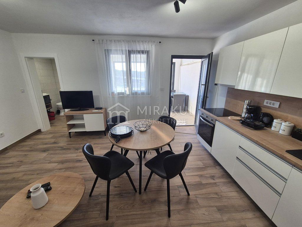 Maison À louer - ŠIBENSKO-KNINSKA MURTER