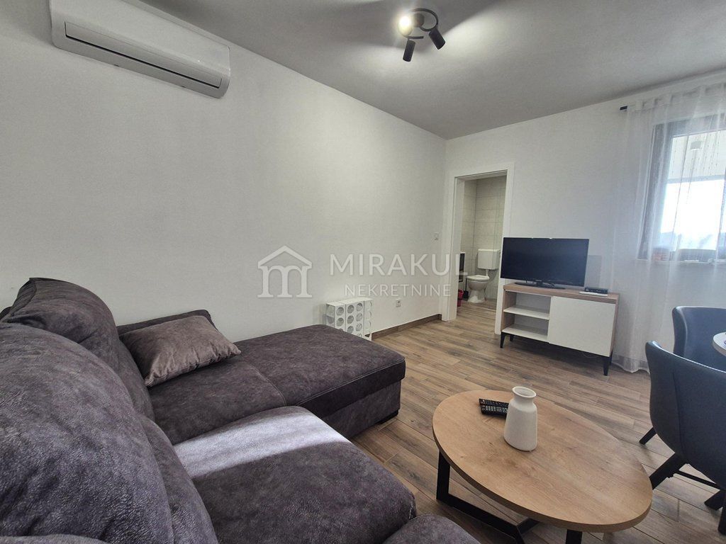 Maison À louer - ŠIBENSKO-KNINSKA MURTER